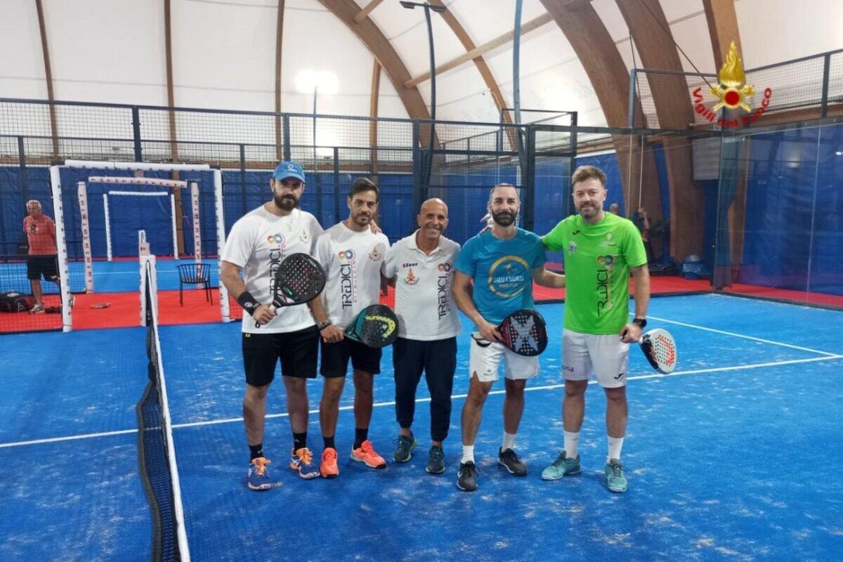 Vigili del Fuoco in Padel: il torneo che sta cambiando l'idea di sport tra i pompieri | Scopri perché è più di una semplice gara! - 