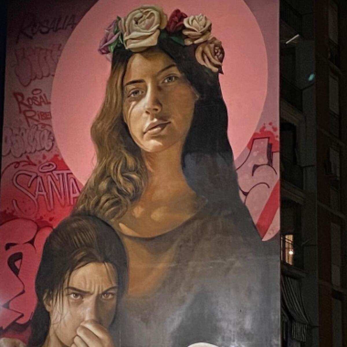 Illuminazione mozzafiato per il murale "Le Rosalie Ribelli" | Scopri perché sta cambiando il volto dello Sperone! - 