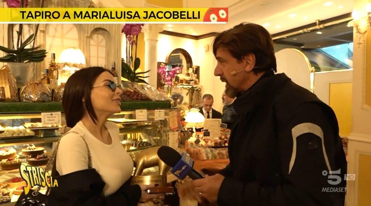 Marialuisa Jacobelli riceve il Tapiro d'oro per il gossip su Totti | Ma perché ha deciso di mantenere il silenzio? - 