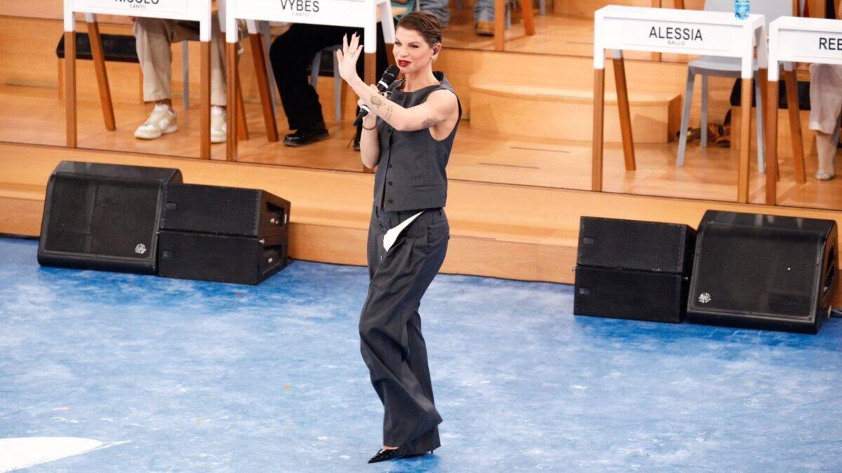 Alessandra Amoroso sorprende tutti con il nuovo singolo | Scopri perché è destinato a far rumore! - 