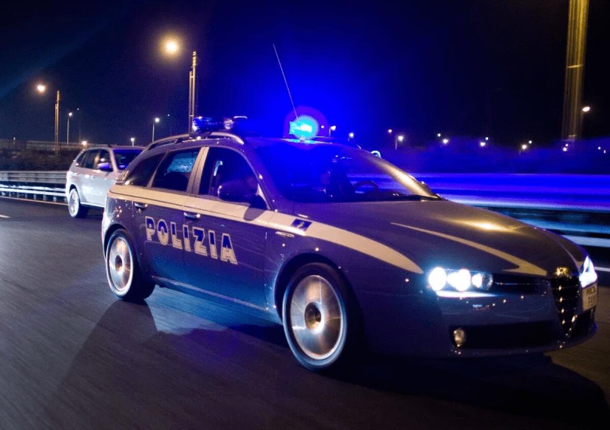Fuga da film in autostrada | Chi sono i misteriosi fuggitivi e perché hanno deciso di sfidare la polizia? - 