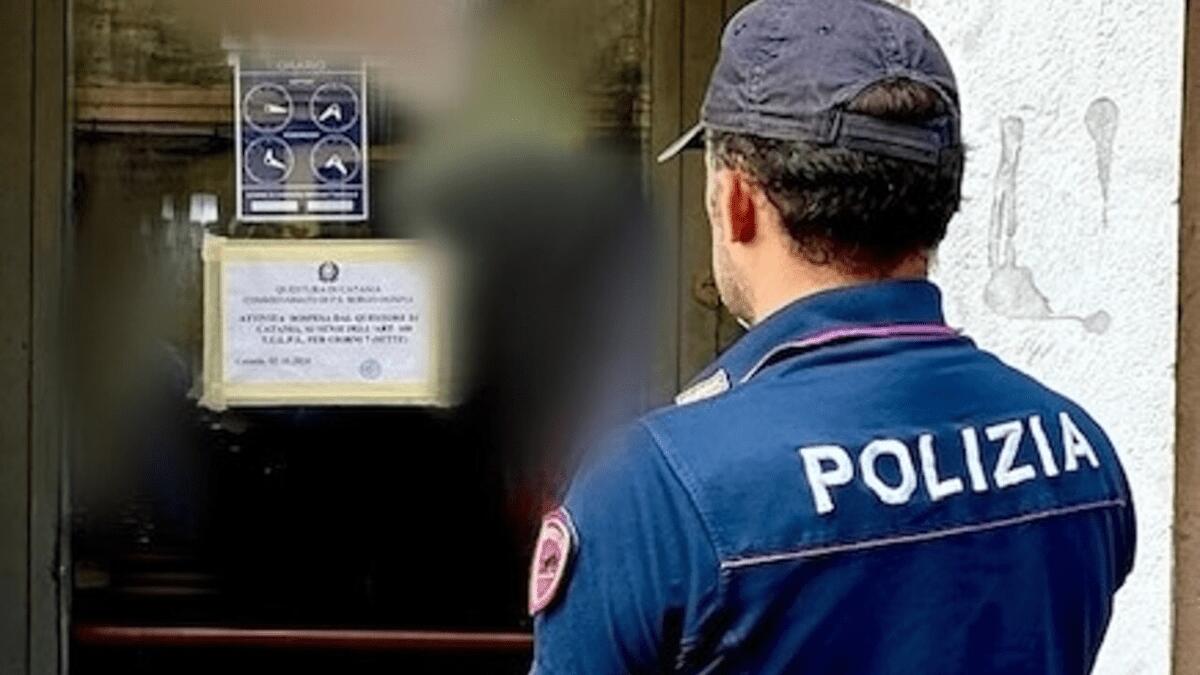 Pregiudicati nel locale etnico vendendo autoradio rubate, agente si insospettisce: aggredito - 