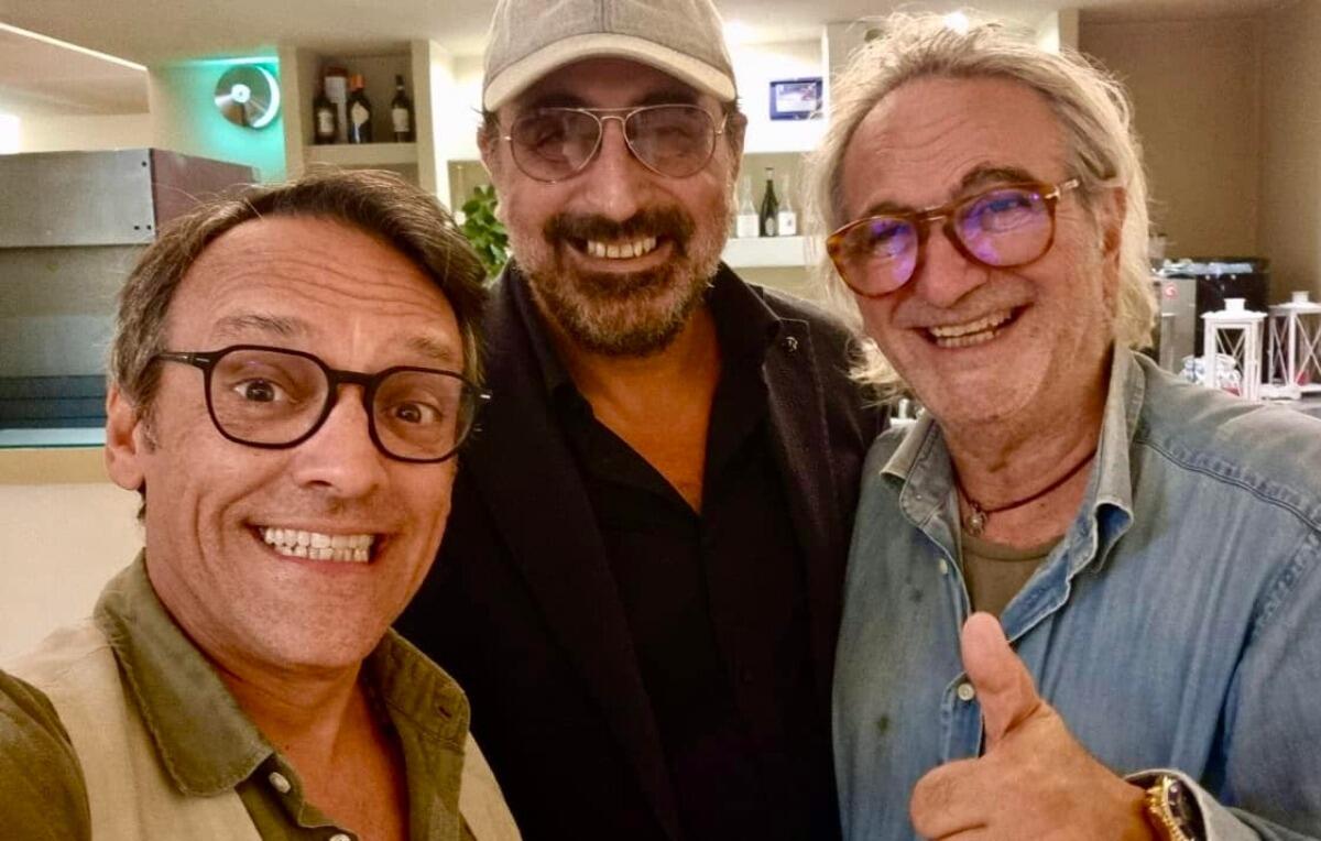 Una serata "insieme" in tre | Chi era il quarto ospite virtuale?[VIDEO] - 
