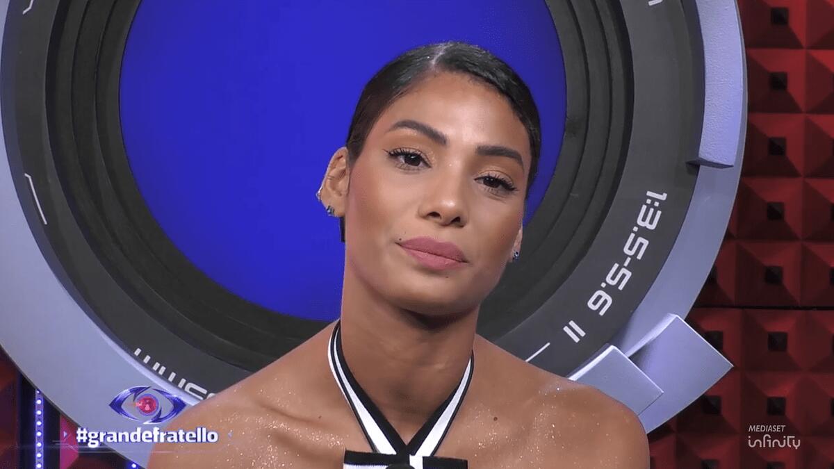 Yulia e Giglio si avvicinano | Ma cosa succede veramente con il fidanzato di lei? - 