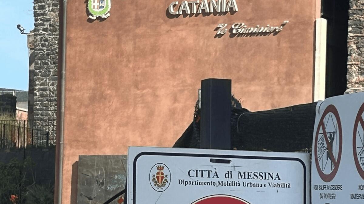 Bizzarro divieto di sosta a Catania: Le Ciminiere trasferite a Messina? [FOTO] - 