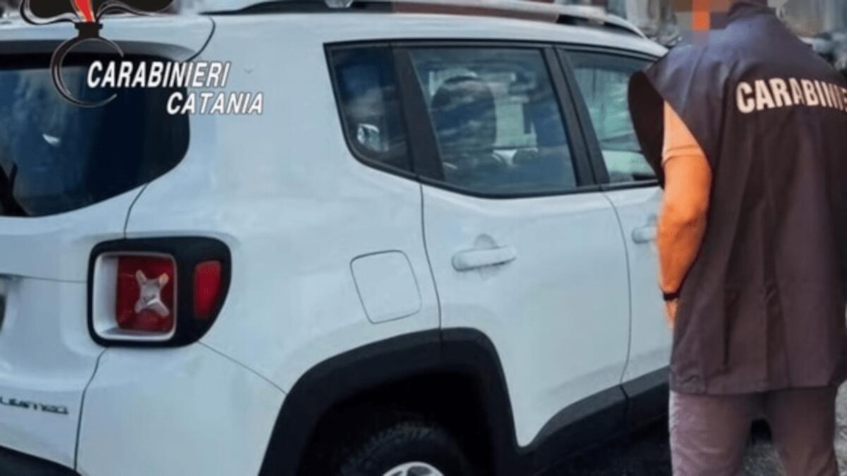 Jeep “immacolata” in via Medaglie d’Oro con a bordo pregiudicato: Carabinieri scoprono il furto - 