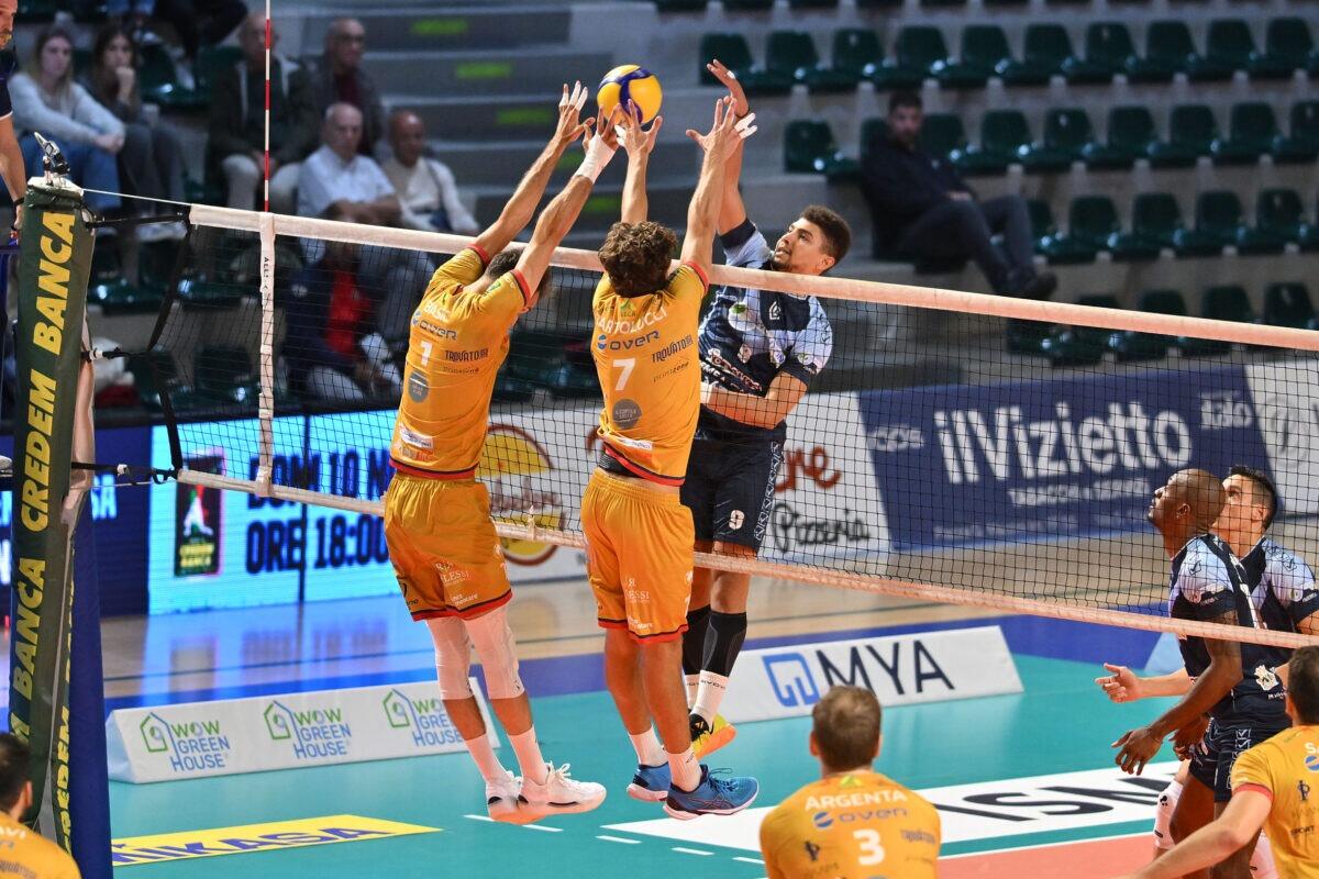 Cosedil Saturnia Acicastello conquista un punto in una battaglia di tre ore | Ma cosa succede alla squadra dopo due sconfitte al tie break? - 
