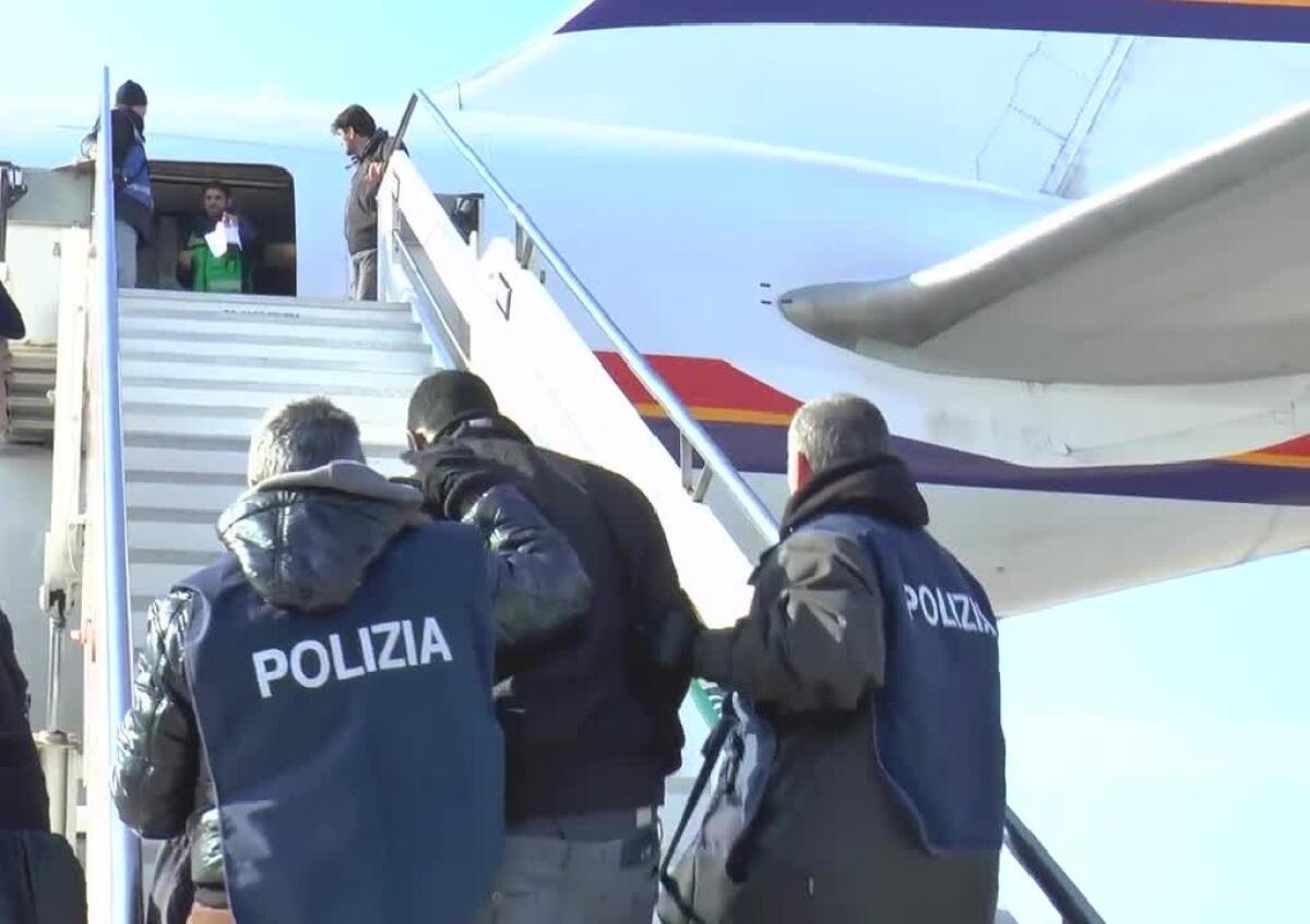 Due stranieri irregolari rintracciati a Vicenza | Ecco perché il loro viaggio in Italia è finito in un clamoroso rimpatrio! - 