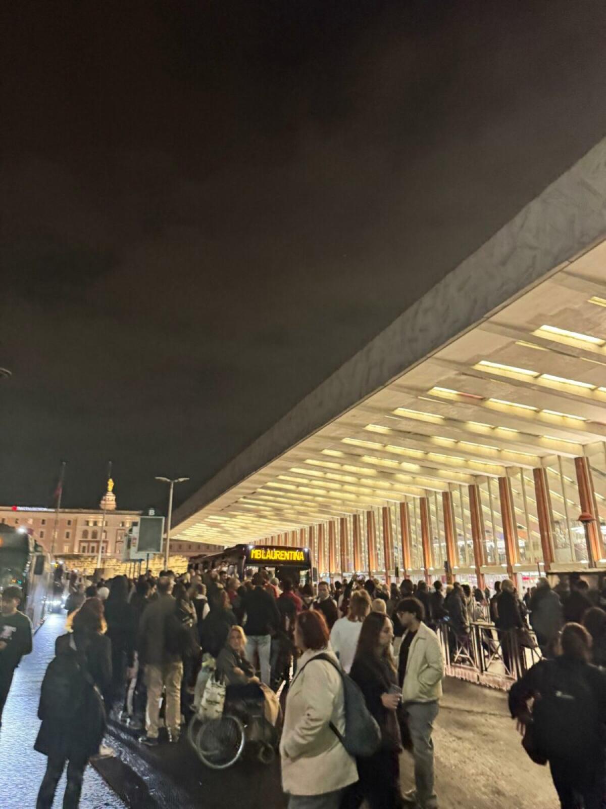 Caos a Roma | Sei davvero pronto a scoprire come il maltempo ha bloccato la metro B? - 