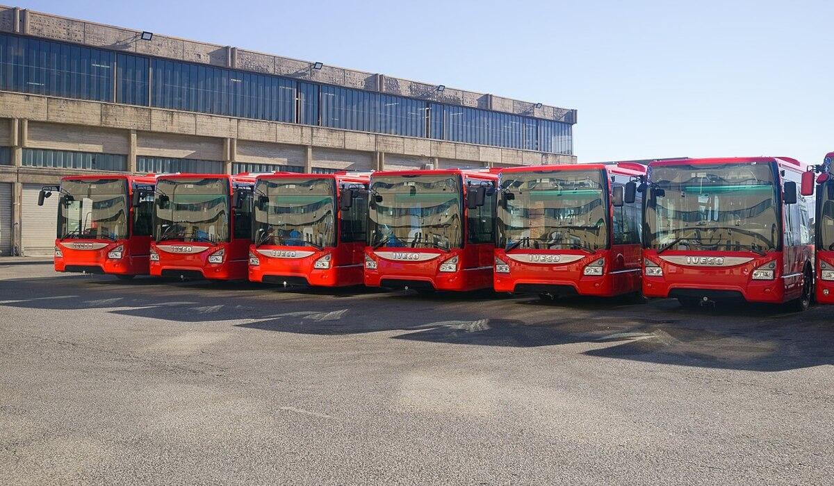 Messina presenta due nuovi bus ultra-moderni | Il trasporto pubblico sta davvero cambiando volto? - 