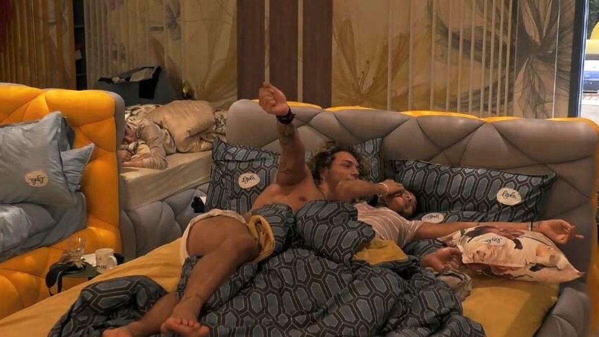 Yulia e Giglio si sono finalmente avvicinati! | Ma perché la felicità potrebbe farci sentire in colpa? - 