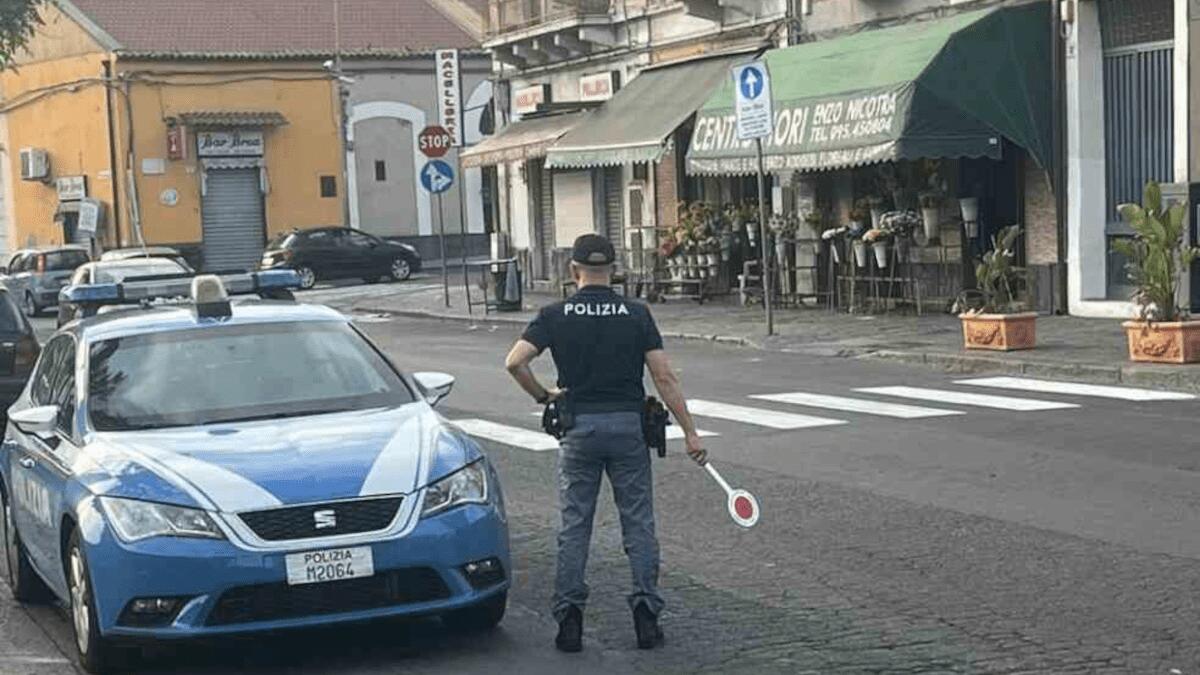 Si ferma all’Alt della Polizia e prova un’improbabile fuga a piedi in via della Concordia - 