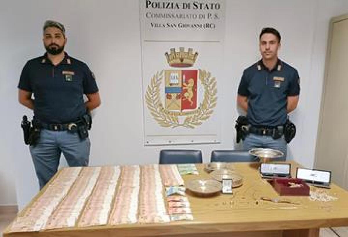 Fermati in fuga con oro e 13.000 euro | Un innocente o una band di ladri? - 