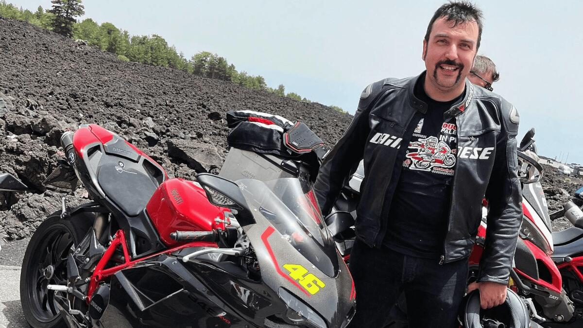 Incidente stradale nel Messinese: scontro tra moto e trattore è fatale per 44enne - 