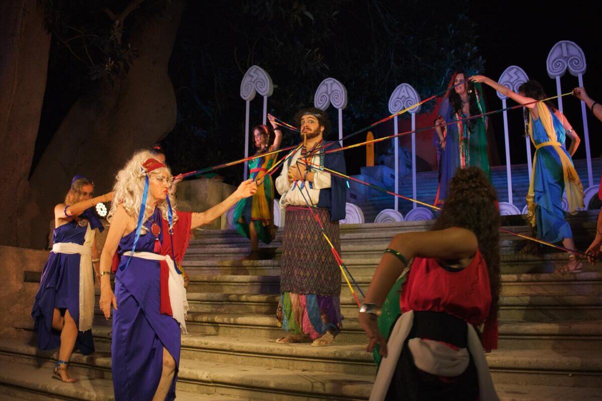La rivoluzione di Lisistrata al Castello di Donnafugata | Perché dovresti vedere questo spettacolo prima che sia troppo tardi! - 