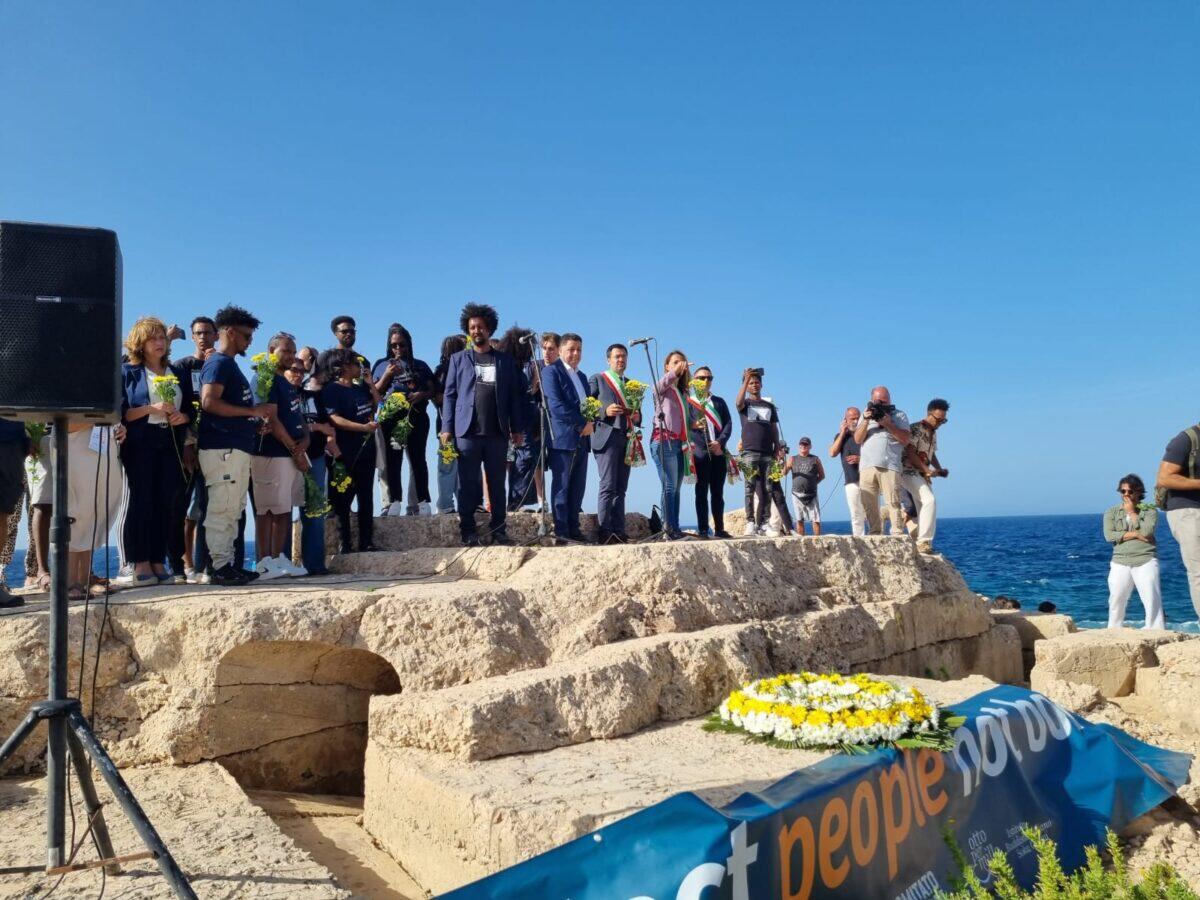 Un volo da incubo per le scolaresche romane | La commemorazione del naufragio si trasforma in un dramma inaspettato - 