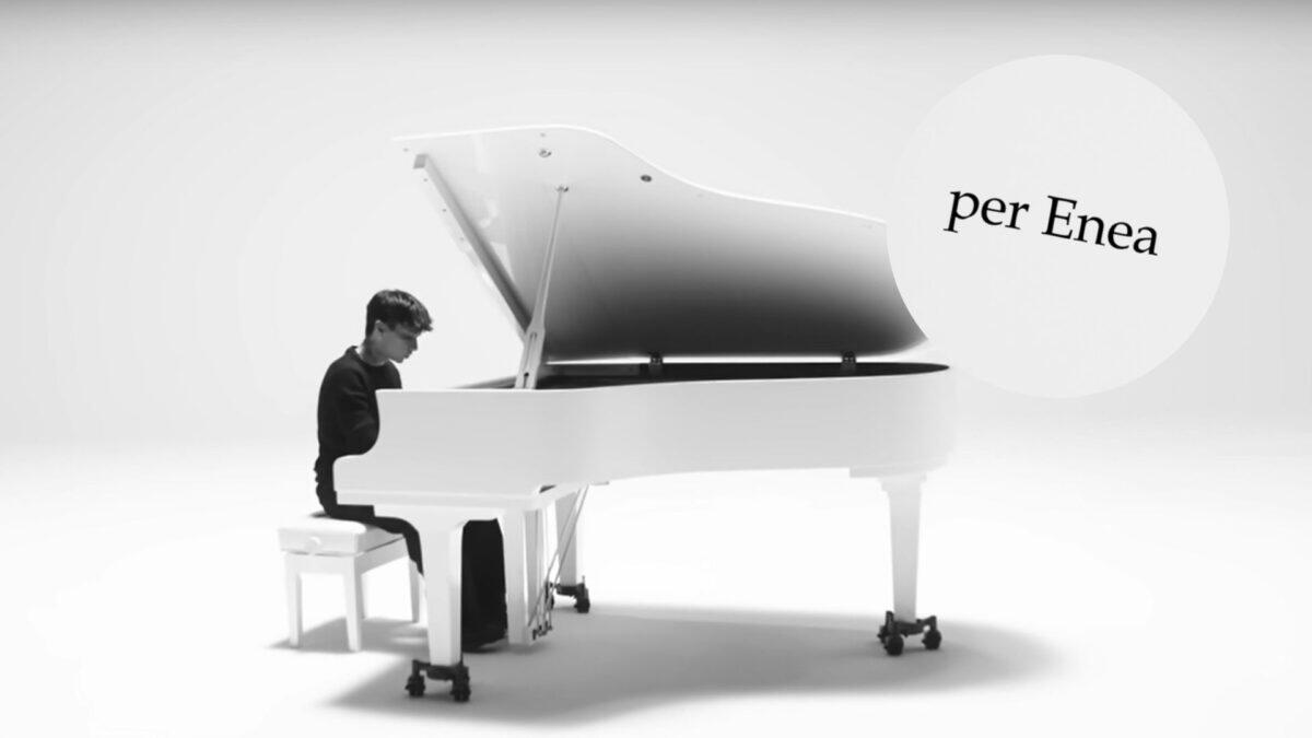 Ultimo dedica una canzone al figlio Enea | Ma il nome è stato rivelato per caso da Venditti? -