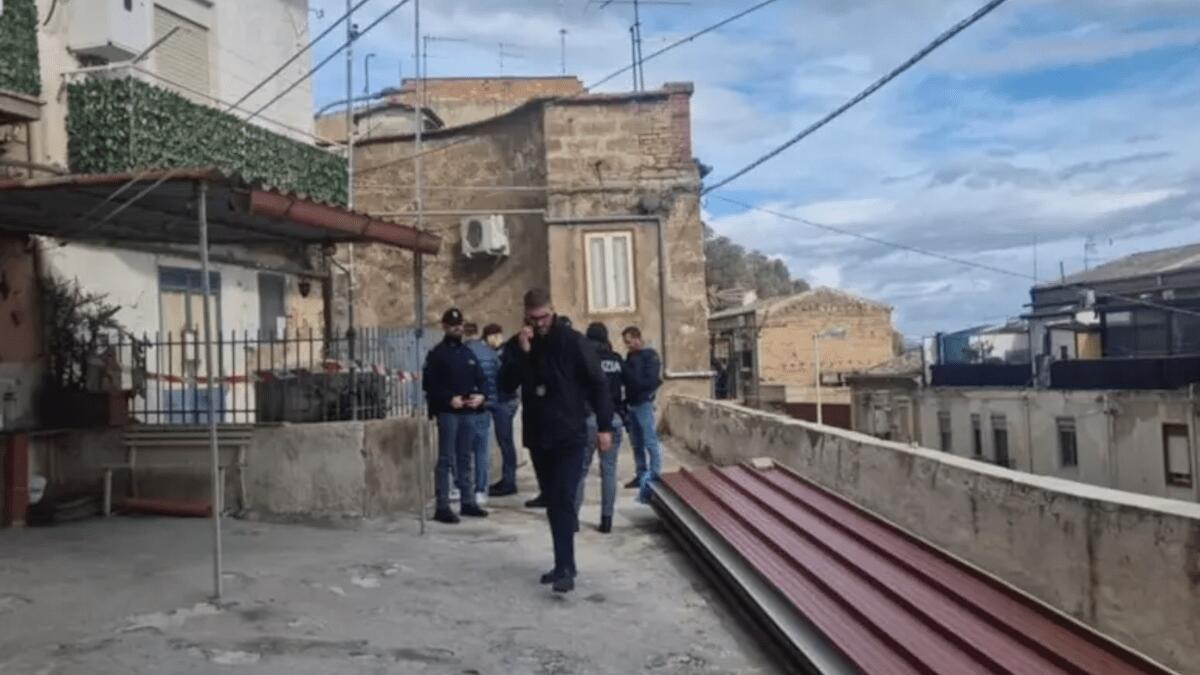 Morto mentre il fratello era in casa: è omicidio? Autopsia sul 77enne - 