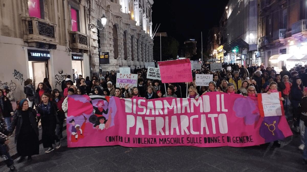 Corteo “Non Una di Meno” per la Giornata Internazionale contro la violenza sulle donne - 