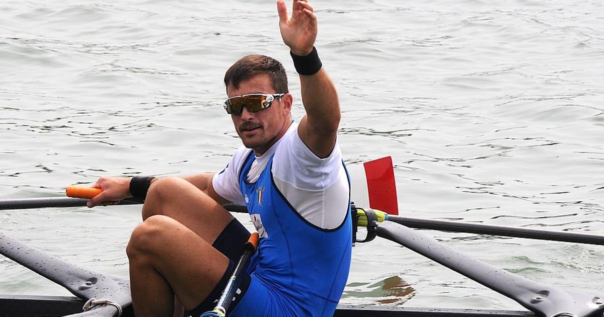 La promesa mantenuta: l'argento olimpico che onora un compagno scomparso | Scopri come il canottaggio italiano ha trasformato il dolore in vittoria! - 