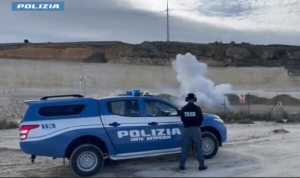 Arrestato per droghe e bombe carta | La verità choc che nessuno si attendeva sulla Polizia!