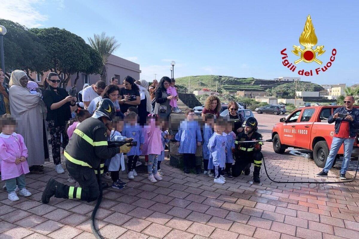 Vigili del Fuoco e bimbi insieme per un gesto simbolico | Scopri perché questo evento ha commosso Pantelleria! - 