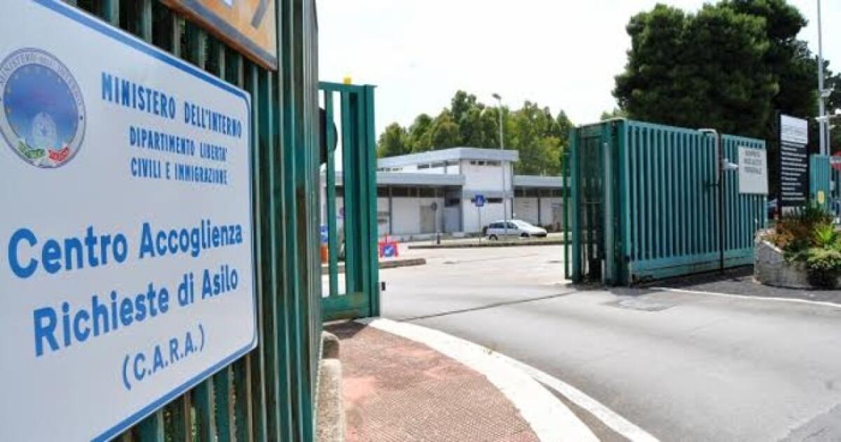 Migrante muore ingoiando pile nel centro di accoglienza | Le proteste rivelano una realtà scioccante! - 