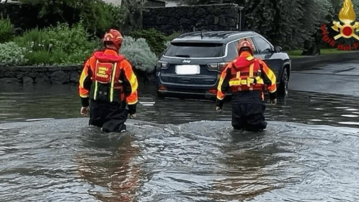 Maltempo nel Catanese: tantissimi interventi dei Vigili del Fuoco - 