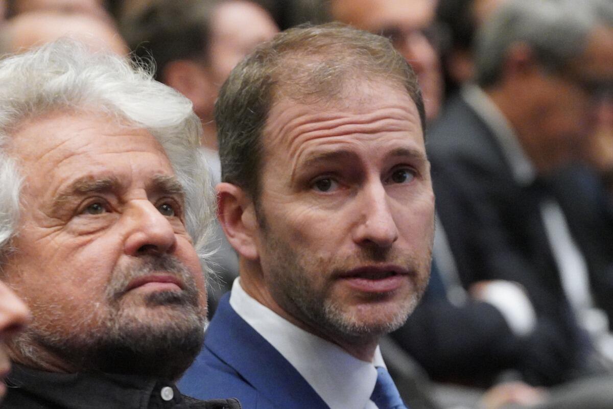 Casaleggio sbatte la porta in faccia a Conte | Il futuro del M5S è a rischio tribunale? - 