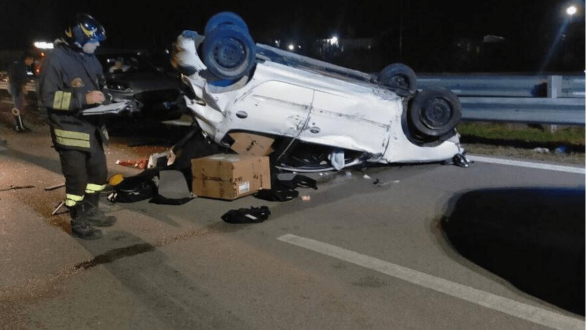 Incidente mortale sull’autostrada: veicolo ribaltato, bimbo di 8 anni non sopravvive - 