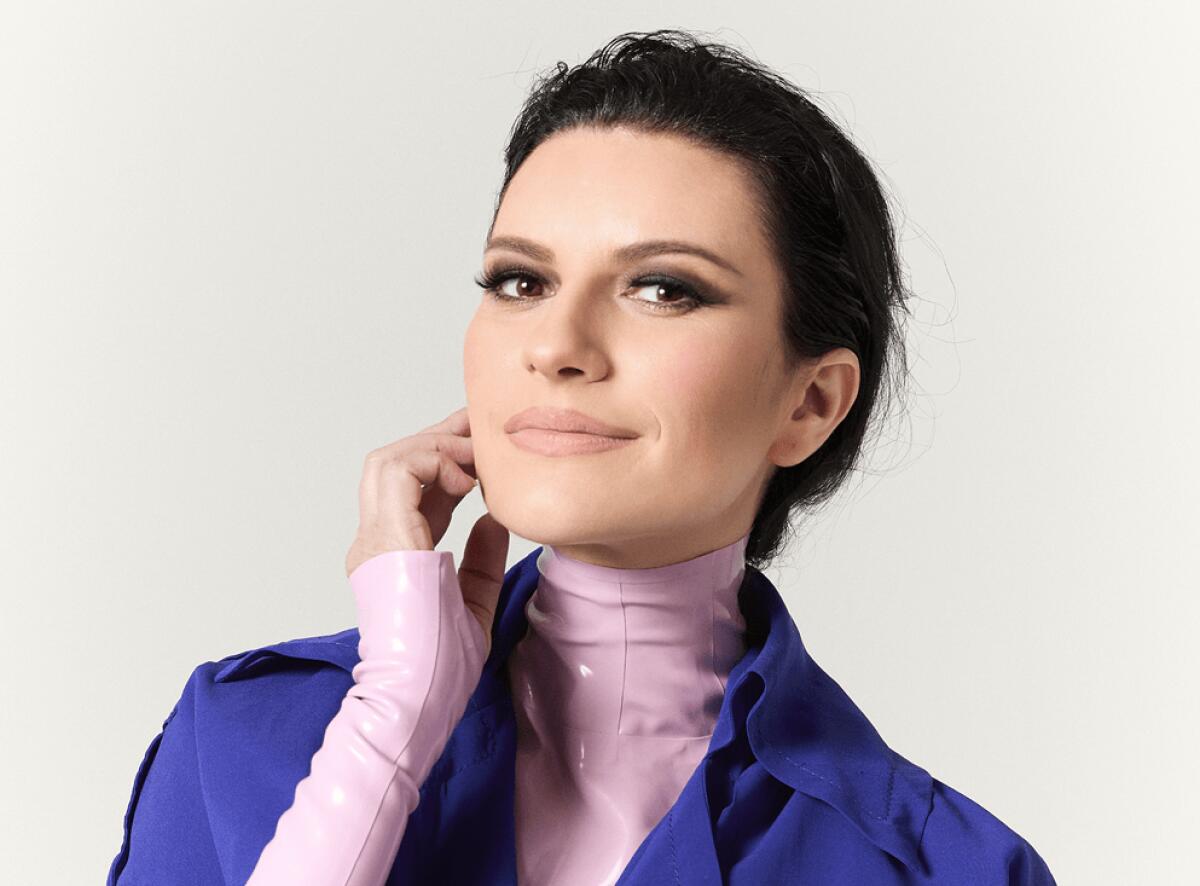 Laura Pausini rivela segreti inediti dopo 30 anni di successi | Possibile che ci sia ancora di più dietro il suo straordinario viaggio? -
