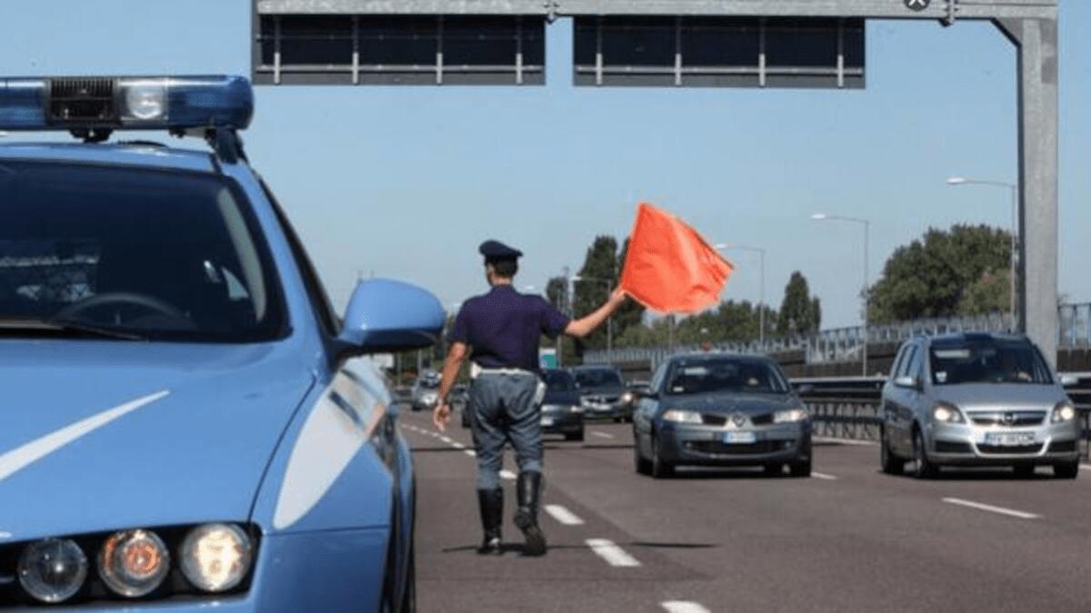 Doppio incidente stradale lungo l’autostrada: cinque mezzi coinvolti e un ferito - 