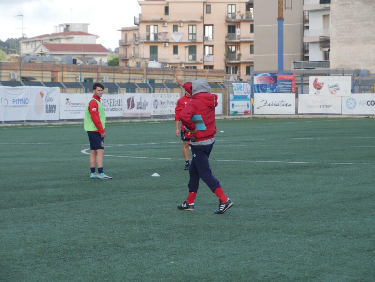 Modica calcio: Il mister sorprende tutti con un allenamento segreto | Ecco perché gli avversari tremano!