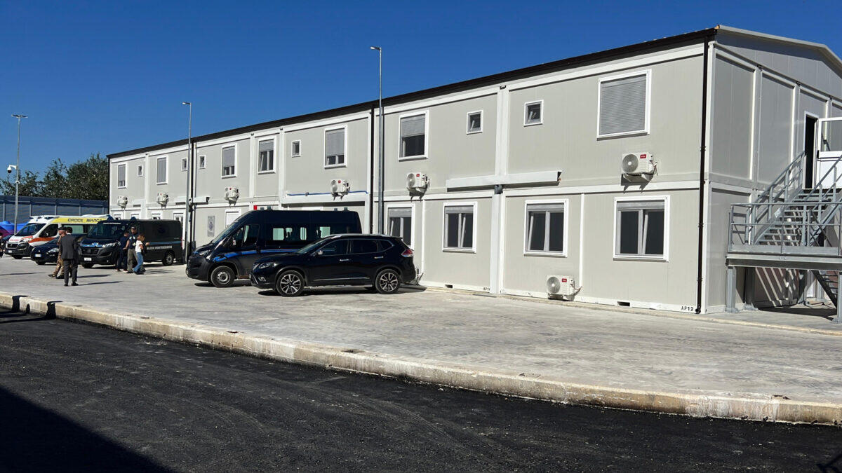 Migranti provati in Albania | La verità shock sulla loro drammatica esperienza di asilo! - 