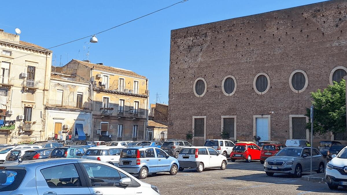 Notti insonni a Catania: i residenti di Piazza Vaccarini chiedono aiuto - 