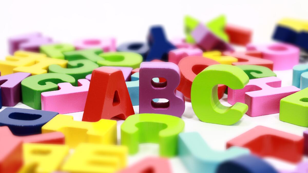 Scheda di italiano classe seconda: completa l'alfabeto in stampatello minuscolo e corsivo! - 