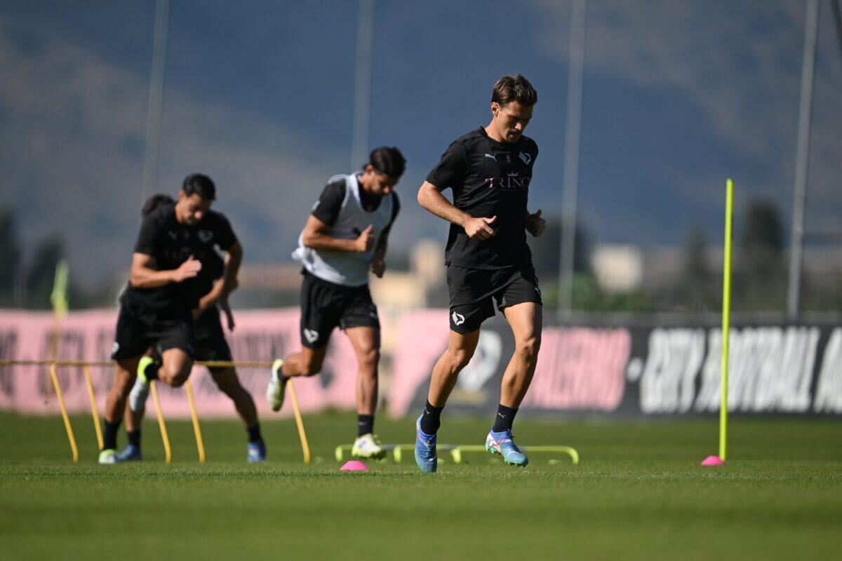 Allenamento innovativo al Palermo CFA | Scopri le tecniche segrete di Dionisi che stanno sorprendendo tutti! - 