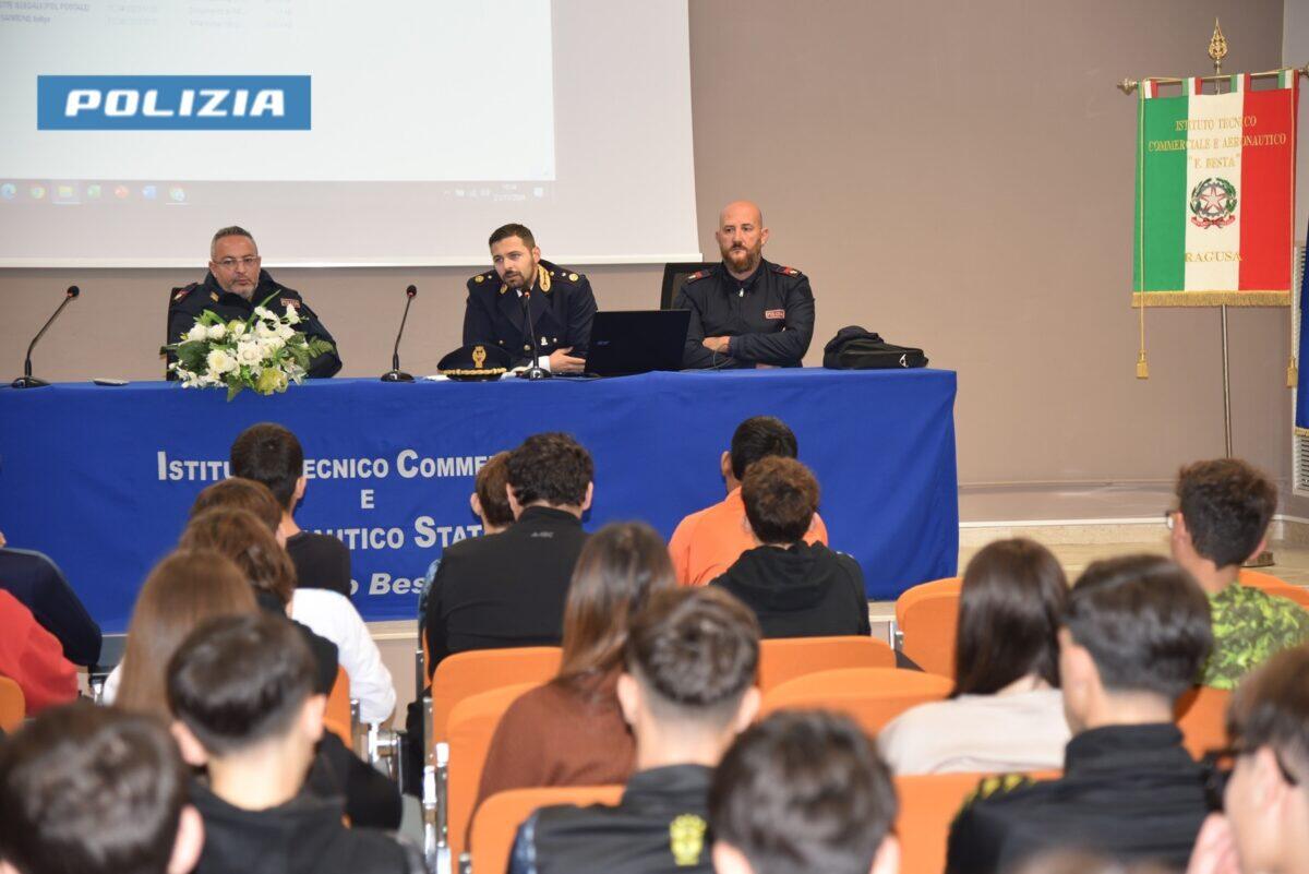 Polizia in Aula | Scopri il Segreto che Sta Cambiando il Futuro degli Studenti! - 