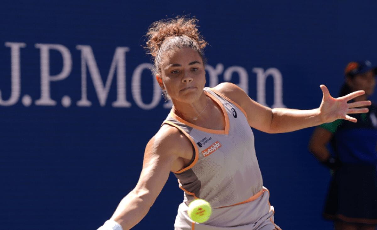 Jasmine Paolini stupisce tutti | Ma chi avrebbe mai immaginato un debutto così alle WTA Finals? - 