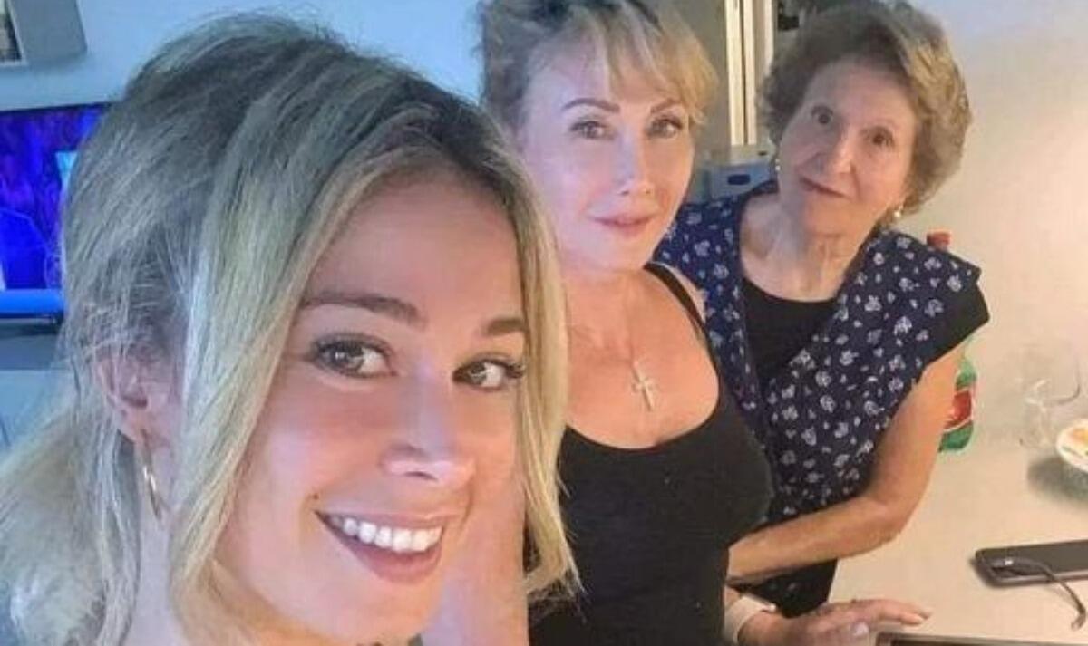 Tre generazioni di bellezza Leotta | Tradizione siciliana o "ritocchi" moderni? - 