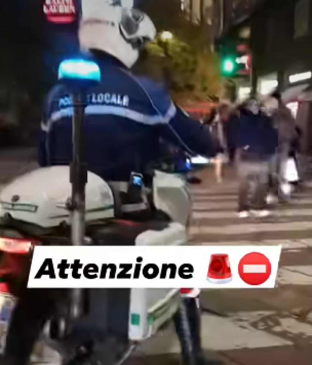 Il gesto della Polizia Municipale non passa inosservato [VIDEO]