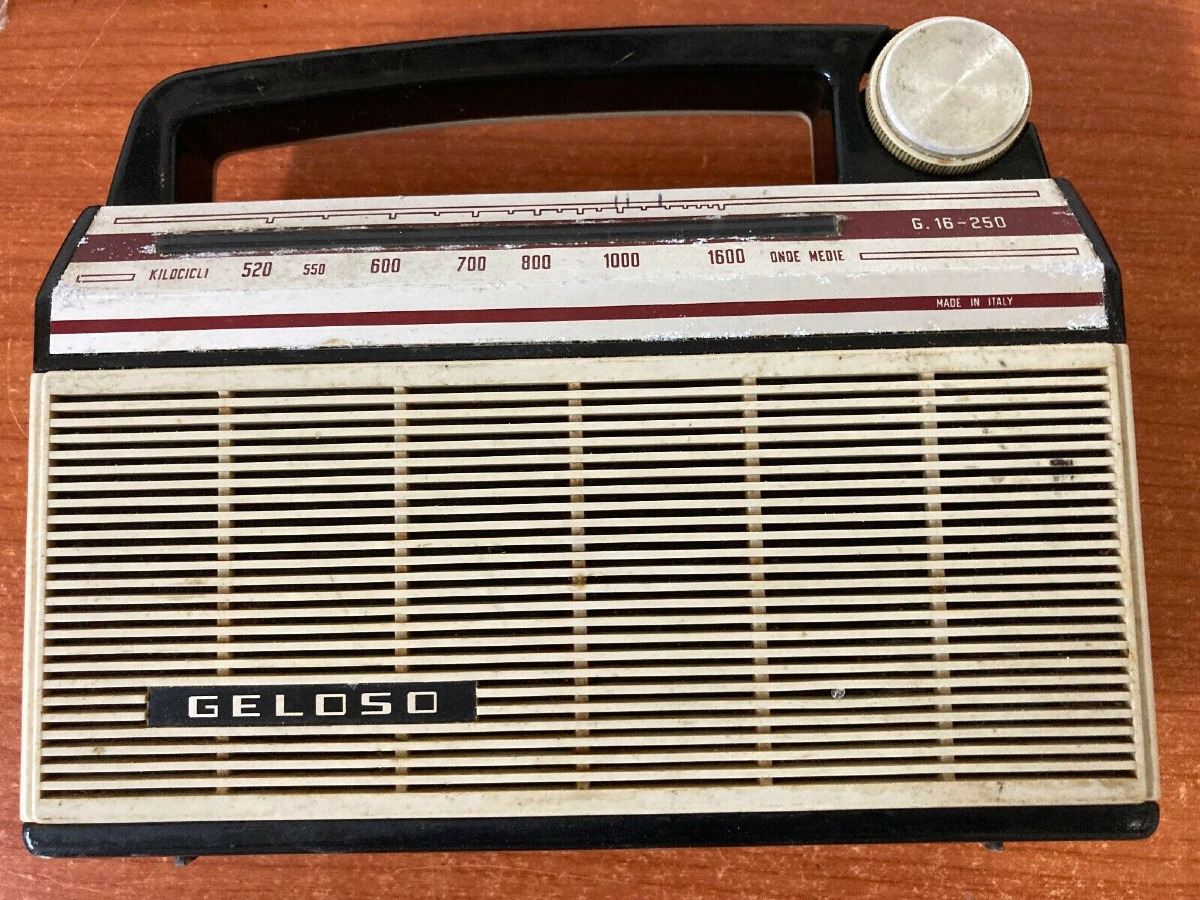 La rivoluzione italiana: nasce la radio portatile Geloso negli anni 60!