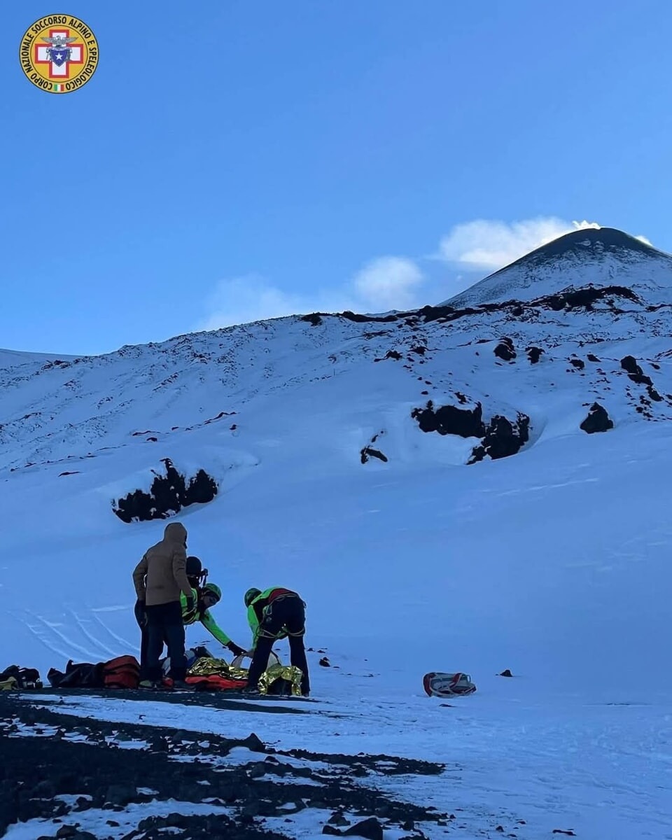 Anziano intrappolato sull’Etna: soccorso contro il tempo