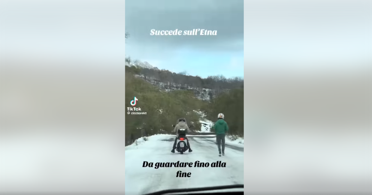 Neve e “inesperienza” creano una gag: “Succede sull’Etna” [VIDEO]