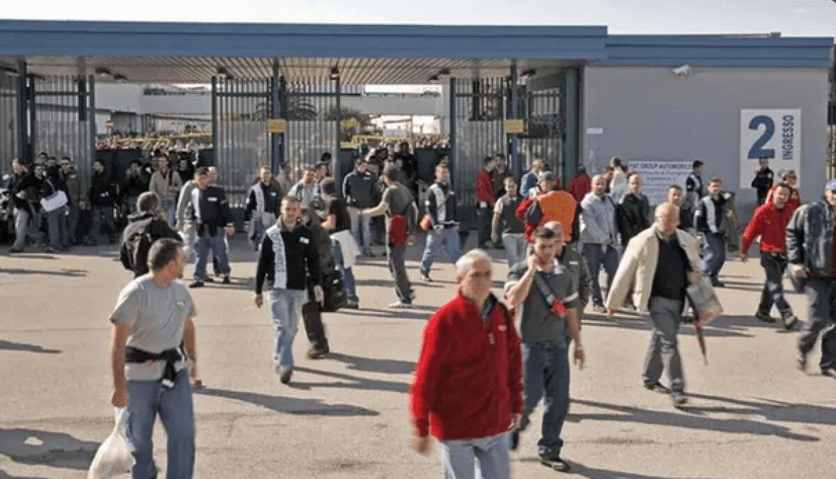 Licenziamenti Trasnova: la crisi Stellantis tocca oltre 650 famiglie | Sei pronto a difendere i posti di lavoro? - 