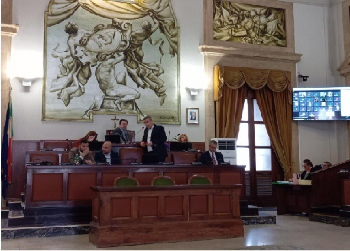 Comune di Catania approva 24 delibere sui debiti | Qual è il vero costo per i cittadini?