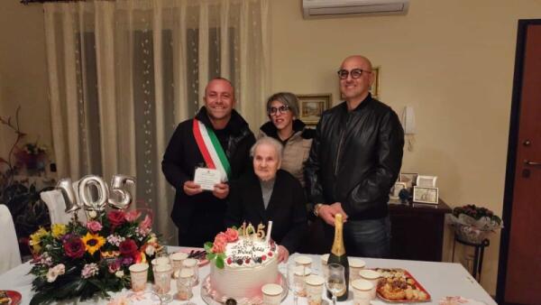 Francesca Sangiorgio festeggia 105 Anni: compleanno record nel Catanese