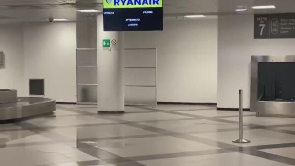 Piove all’interno dell’aeroporto di Palermo [VIDEO]