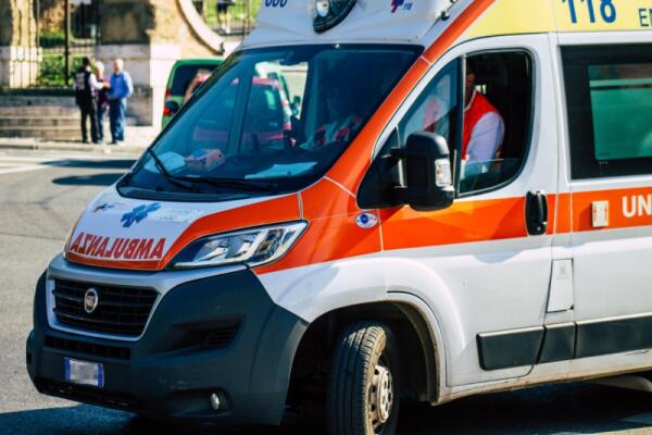 Incidente stradale al Fortino: due feriti in codice rosso