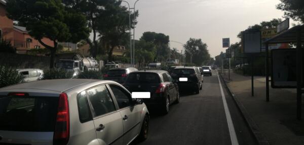 Traffico natalizio e caos evitabile | La sfida di Borgo-Sanzio contro le code interminabili